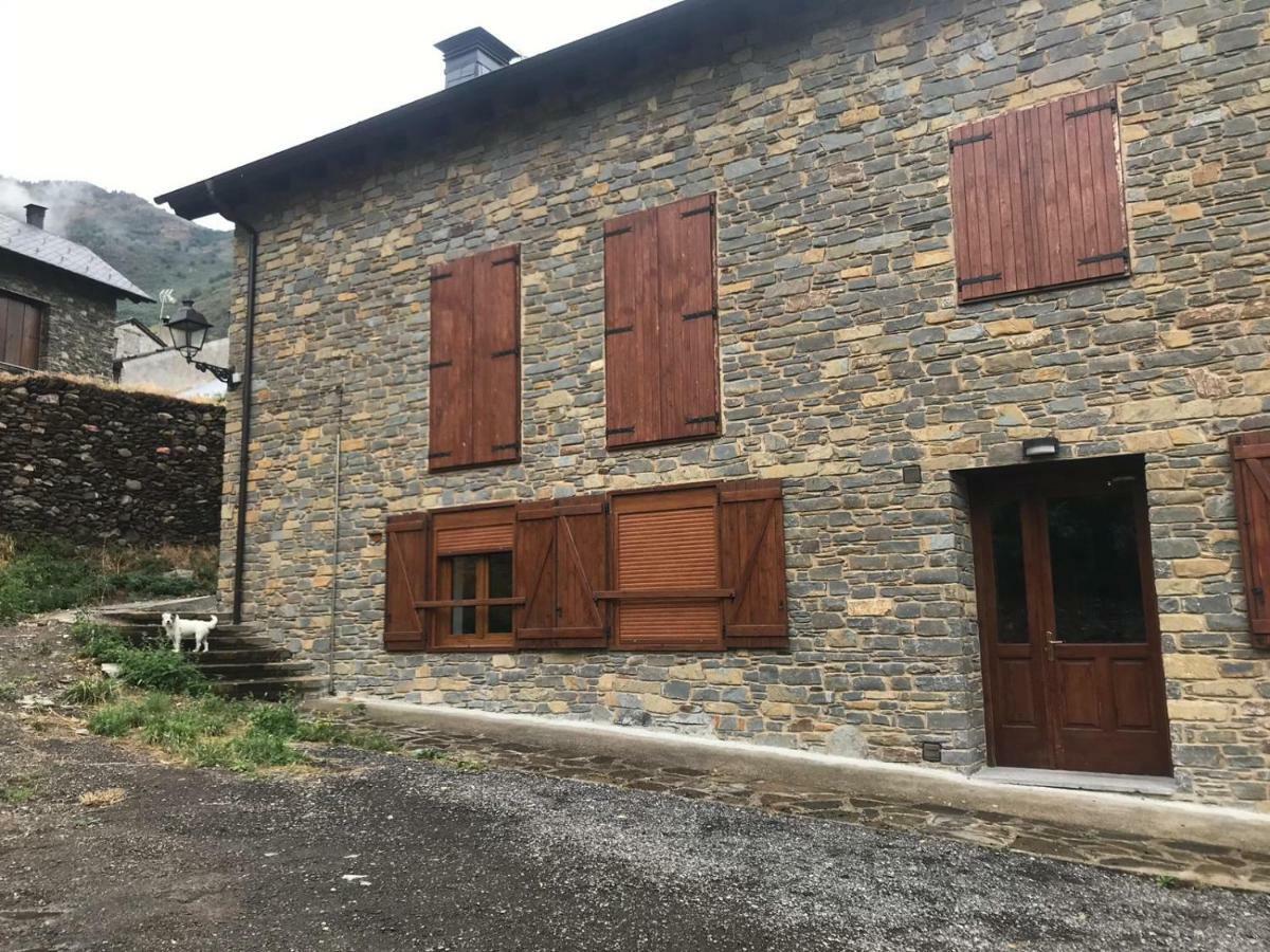 Isavarre Esterri Bagian luar foto